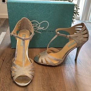 Betsey Johnson Silver Glitter T-strap Heels, Size 9.5